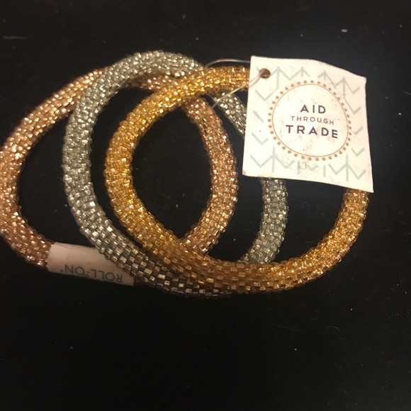 Set of three roll-on glass bracelets - Picture 2 of 3